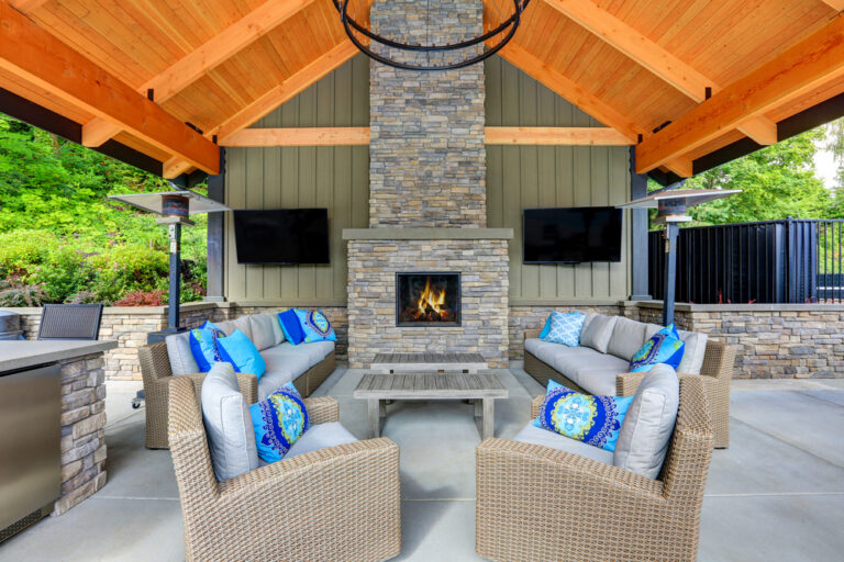 fire pit vs outdoor fireplace